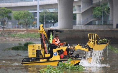 TP.HCM chi hơn 8,5 tỉ đồng vớt rác trên sông Sài Gòn bằng thiết bị hiện đại