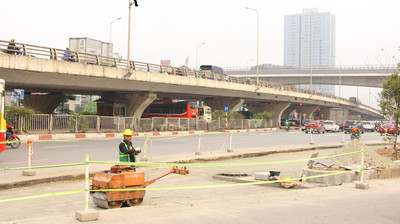 Tổ chức giao thông quanh nút giao Mai Dịch nhằm giảm ùn tắc do rào chắn thi công
