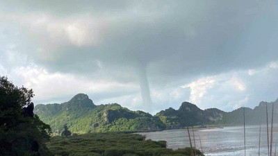 Hải Phòng: Xuất hiện vòi rồng ở đảo Cát Bà
