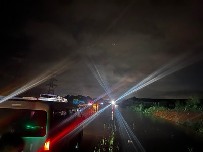 Cao tốc Phan Thiết - Dầu Giây bị ngập gây ùn tắc giao thông