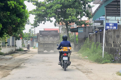 Quảng Ninh: Cần kiểm tra đoàn xe tải chở đất gây ô nhiễm môi trường ở Đông Triều
