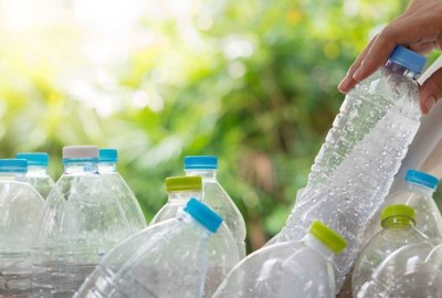 Không phải chai nhựa nào cũng có thể tái sử dụng để đựng nước uống