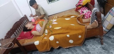 Nghệ An: Bố tàn tật, mẹ mắc bệnh hiểm nghèo, 2 con nhỏ có nguy cơ nghỉ học