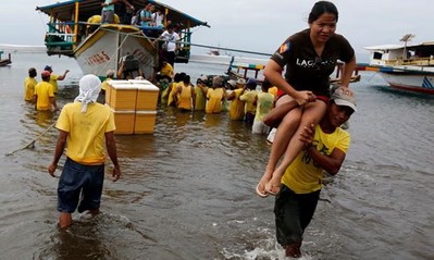 Chìm phà chở khoảng 70 người ở Philippines