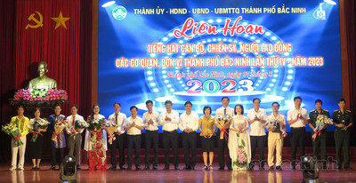 Liên hoan văn nghệ chào mừng 69 năm giải phóng thành phố Bắc Ninh