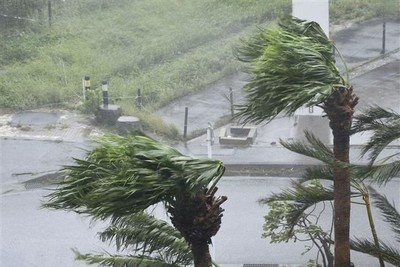 Bão Khanun gây mưa lớn tại Nhật Bản, Hàn Quốc hủy hàng trăm chuyến bay