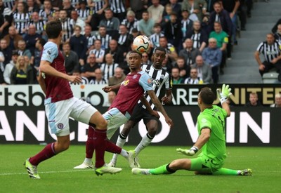 Kết quả Newcastle vs Aston Villa (5-1): Newcastle giành ngôi đầu Ngoại hạng Anh