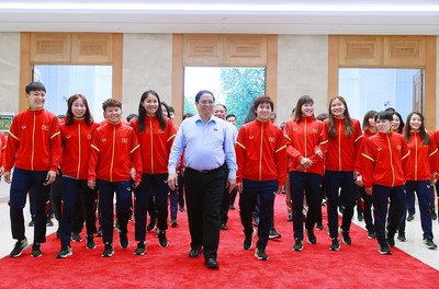Thủ tướng Phạm Minh Chính gặp mặt, động viên Đội tuyển Bóng đá nữ Quốc gia Việt Nam