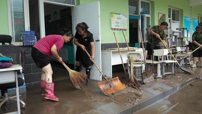 Trung Quốc: Cảnh báo lũ lụt khi mực nước 90 con sông dâng cao