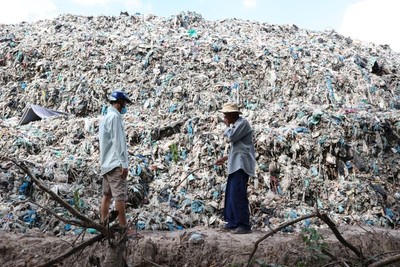Tây Ninh: Bãi rác quá tải, bốc mùi hôi thối, gây ô nhiễm môi trường