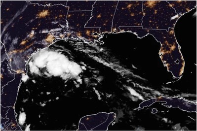 Mỹ: Bão nhiệt đới gió mùa Harold sập vô bang Texas, nguy hại tạo nên ngập lụt