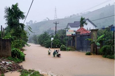 Lâm Đồng: Phố núi Bảo Lộc ngập nặng sau trận mưa suốt đêm