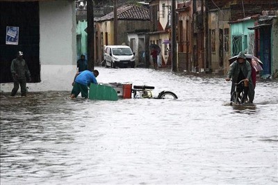Cảnh báo mưa lớn kéo dài gây ngập lụt nghiêm trọng tại Cuba