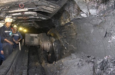 Hiện trạng ô nhiễm bụi và giải pháp chống bụi trong mỏ than hầm lò Quảng Ninh