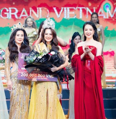 Đoàn Thị Thu Hằng đăng quang ngôi vị Hoa hậu Quý bà Hoà bình Việt Nam 2023