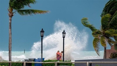 Mỹ: Ban bố tình trạng khẩn cấp y tế công tại bang Florida do bão Idalia càn quét