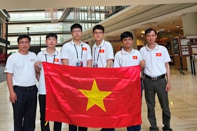 4 học sinh Việt Nam giành huy chương Olympic Tin học quốc tế 2023