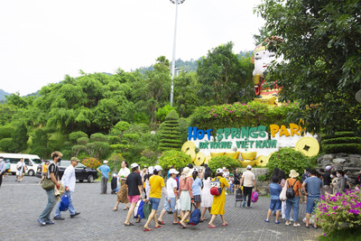 Khu du lịch Núi Thần Tài đón gần 10.000 khách trong 2 ngày đầu kỳ nghỉ lễ 2/9