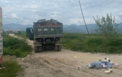 Điện Biên: Hai nữ sinh bị xe tải tông tử vong trên đường đi khai giảng về