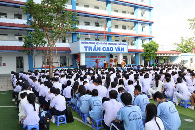 TP.HCM: Trường Trần Cao Vân tưng bừng khai giảng năm học mới