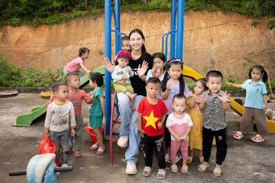 Hoa hậu Mai Phương và chuỗi dự án “Chăm em đến trường”