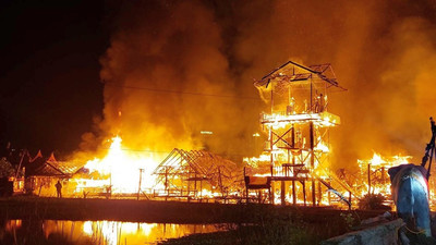 Thái Lan: Chợ nổi du lịch tại Pattaya cháy không kiểm soát