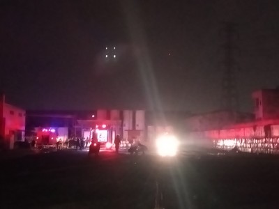 TP.HCM: Cháy gần 500m2 nhà xưởng của công ty nhựa, 1 người tử vong
