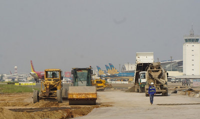 Đầu tư hơn 182 tỷ đồng nâng cấp loạt bến đỗ sân bay Tân Sơn Nhất