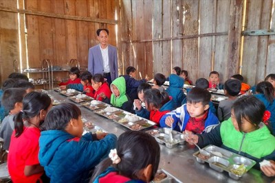 “Nuôi em Nghệ An” tiếp thêm ước mơ học tập cho hàng nghìn trẻ em vùng cao