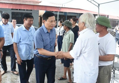 Lãnh đạo tỉnh Thái Bình thăm hỏi, động viên gia đình gặp nạn trong vụ cháy tại Hà Nội
