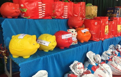Thái Nguyên: Phong trào "Nuôi lợn nhựa tiết kiệm" giúp học sinh nghèo