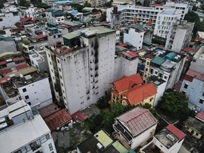 Từ ‘thảm họa cháy’ ở Hà Nội: ‘Lập lờ sổ đỏ chung cư mini và hệ lụy’