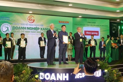 Điện Quang nhận giải thưởng Doanh nghiệp Xanh TP.HCM 2023