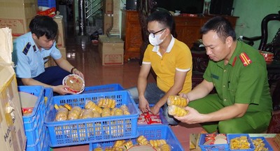 Hà Nam: Hơn 1.000 bánh trung thu không rõ nguồn gốc, xuất xứ bị thu giữ