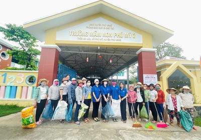 Huyện Phú Vang 5 năm tích cực xây dựng Thừa Thiên Huế sáng - xanh - sạch