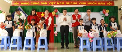 Trao quà trung thu cho 210 trẻ em khuyết tật TP Biên Hoà (Đồng Nai)