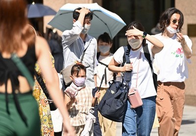 Mùa thu nắng nóng kéo dài bất thường tại Nhật Bản