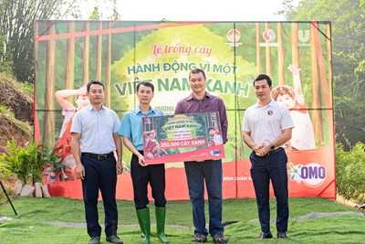 Tặng 250.000 cây xanh cho 2 tỉnh Yên Bái và Lào Cai