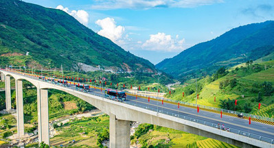 Thông xe nối cầu cạn có trụ cao nhất Việt Nam