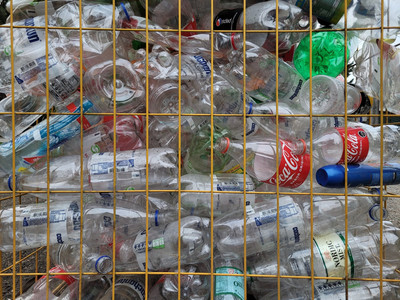 Nhân loại không thể chỉ tái chế nhựa để thoát khỏi ô nhiễm