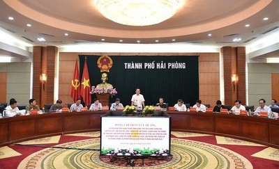 Phó Thủ tướng Trần Lưu Quang họp với 03 địa phương về tình hình sản xuất kinh doanh, chống buôn lậu