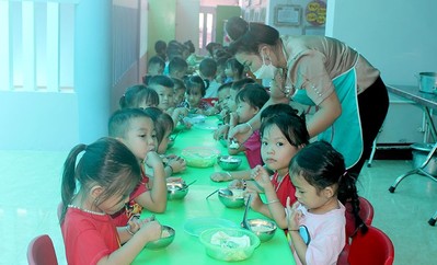 Điện Biên: Đảm bảo an toàn vệ sinh thực phẩm cho học sinh huyện Tuần Giáo