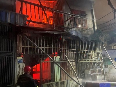 Đà Nẵng: 6 người kịp thời thoát thân trong vụ cháy nhà