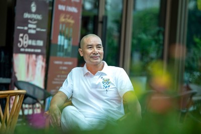 Họa sĩ gốc Kinh Bắc Nguyễn Minh Sơn đem “Hương sắc” đến Sài thành