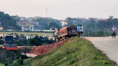 Hiệp Hòa- Bắc Giang: Bụi bặm và hiểm nguy từ công trường đường làng 13 tỷ