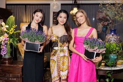 Chủ tịch Miss Earth Việt Nam- Trương Ngọc Ánh chào đón các Miss Earth 2022 đến Việt Nam