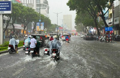 Đà Nẵng tập trung ứng phó với mưa lớn gây ngập lụt, nguy cơ sạt lở đất và lũ quét