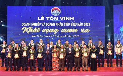 Hà Tĩnh: Tôn vinh 53 doanh nghiệp, doanh nhân tiêu biểu năm 2023
