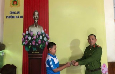 Quảng Ninh: Học sinh lớp 6 trả lại gần 30 triệu cho người đánh rơi