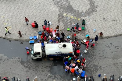 Giữa Hà Nội: 3.000 người dân chịu cảnh mất nước gần cả tuần